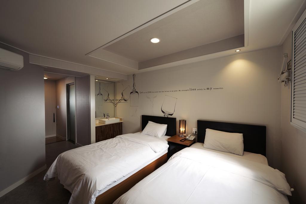 New Suwon Hotel Bagian luar foto