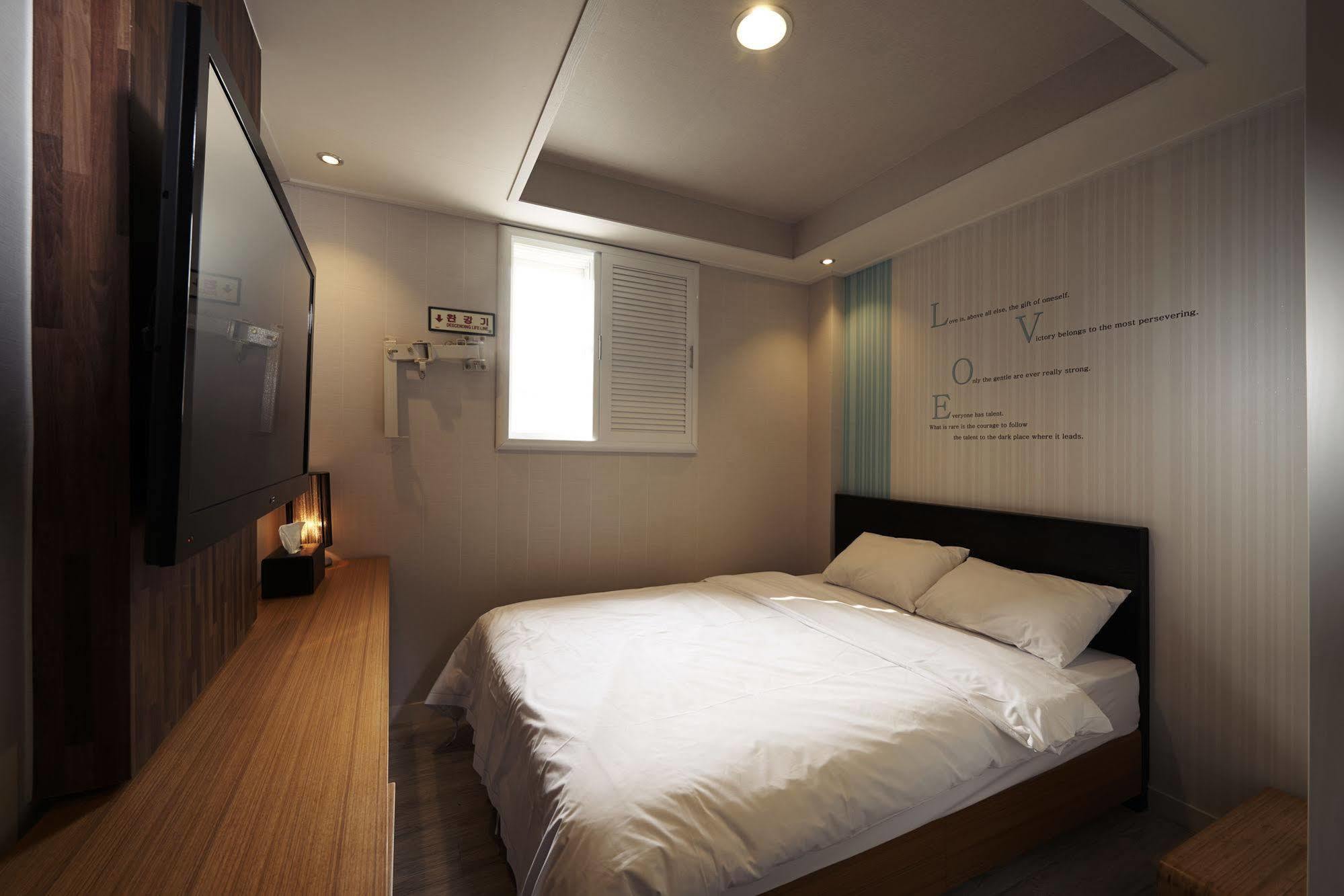 New Suwon Hotel Bagian luar foto