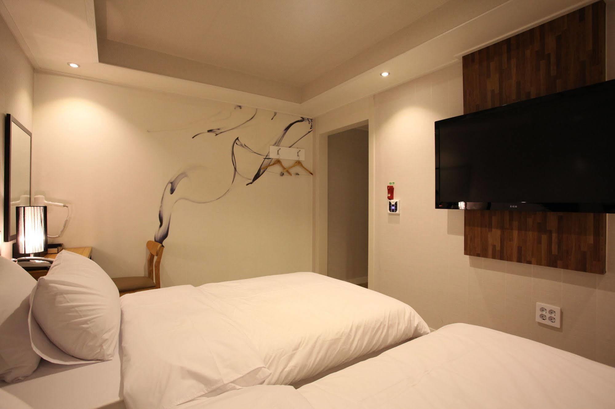 New Suwon Hotel Bagian luar foto