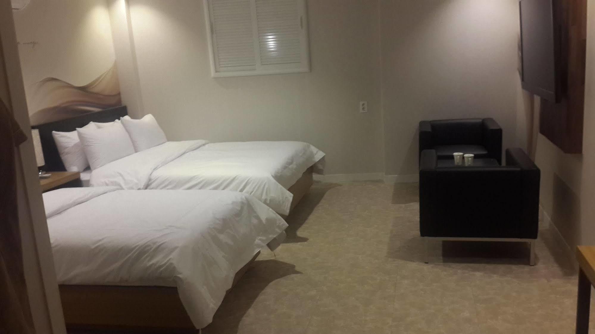 New Suwon Hotel Bagian luar foto