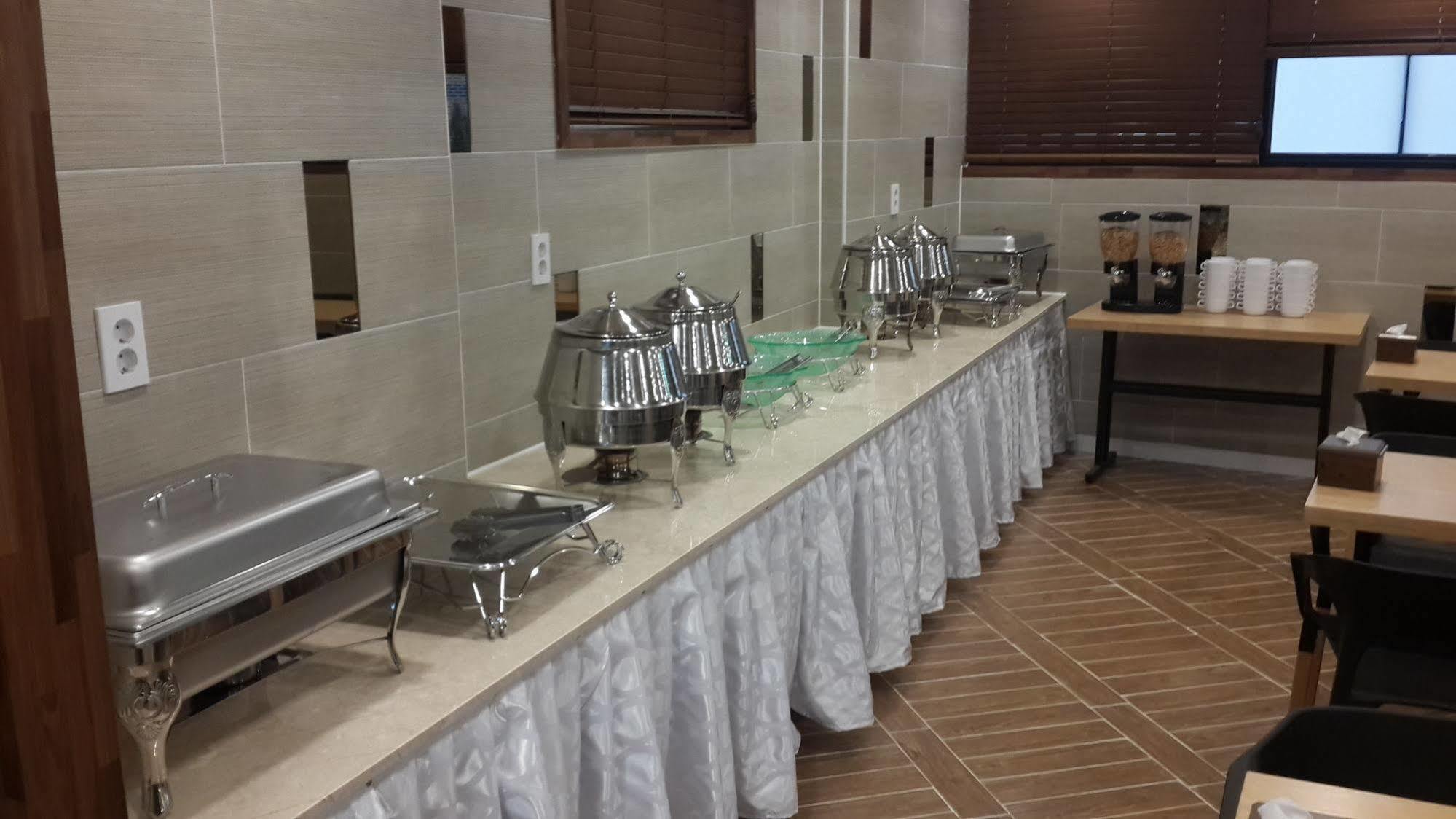 New Suwon Hotel Bagian luar foto