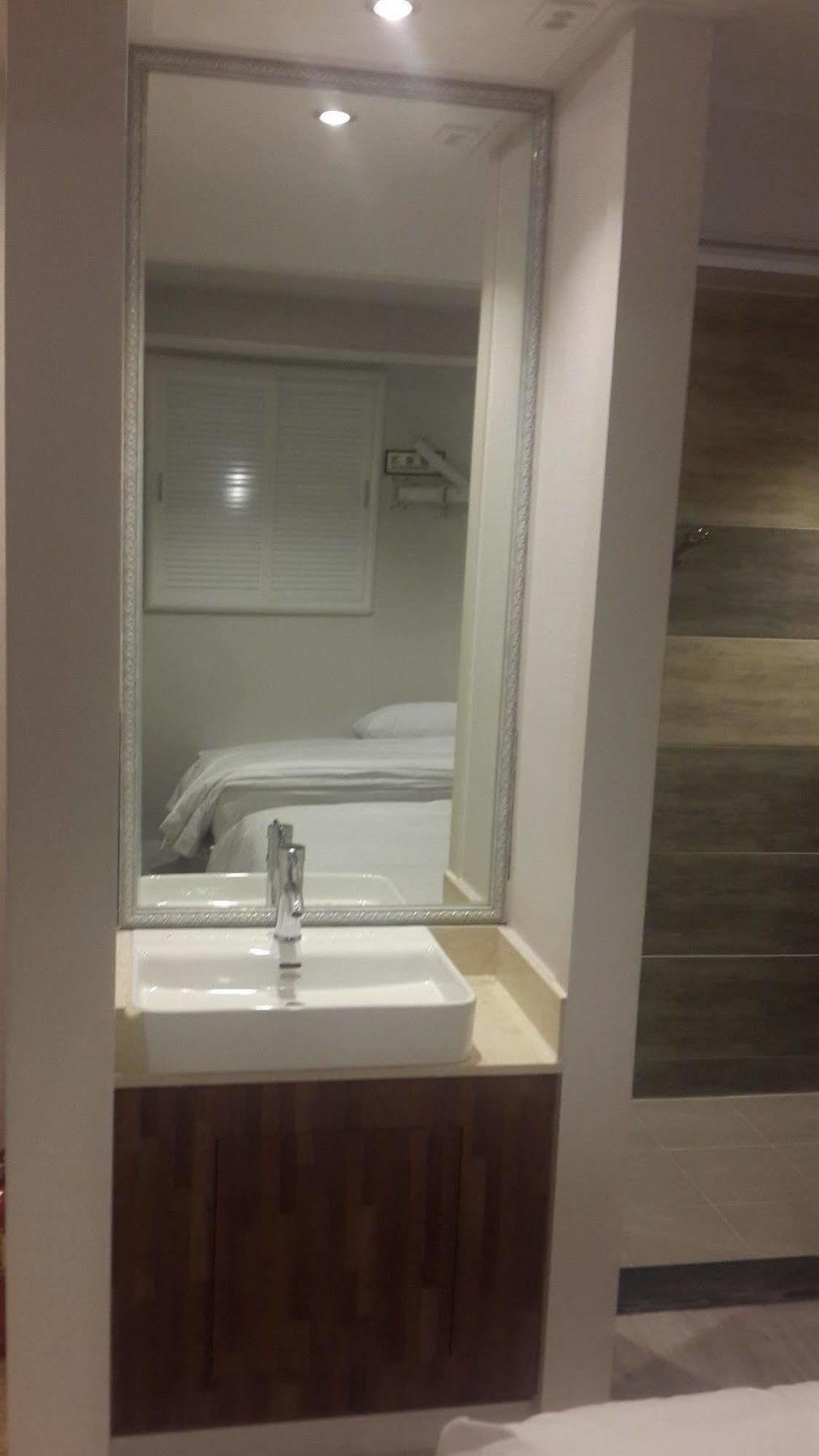 New Suwon Hotel Bagian luar foto